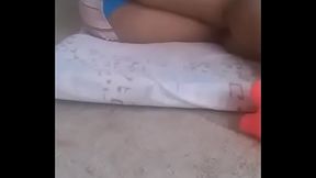 Aqu&iacute_ acostada con ganas de cojer y no hay con qui&eacute_n