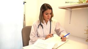 petite doctora de co&ntilde_o apretado se folla a su paciente bbc - Melanie Caceres &amp_ BorisJackson