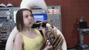 Mewchii Tries Out the Sousaphone (MP4 - 720p)