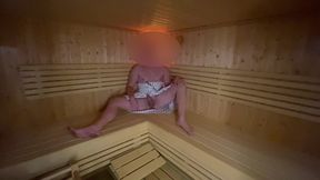 Risky Dick Flash in Sauna | Huge Cumshot