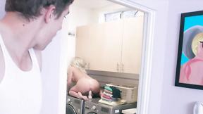 ”MOMMY pornstar toys snatch on laundry machine before fucking”