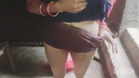 Pushpa bhabhi apni chut dikhate Hue viral sexy video