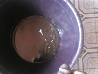 NASTY COLLEGE TEEN PISSING