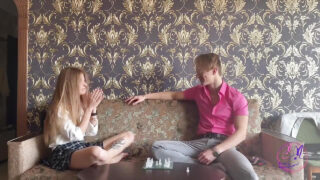 Bror analfucks amatør små pupper tenåring hore og gir klissete creampie av stor kuk