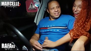 Comi na pele o cu apertadinho da amiga trans da minha mulher na frente dela!