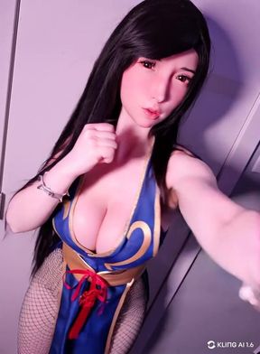 Tifa Lockhart in Chun-Li Cosplay Wants to Fight (In Bed)