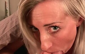 Blonde Dreamgirl sucks big cock - LeoniePur