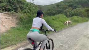 Fit Colombian girl fucked at a tourist spot