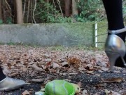 女装ヒールでぬいぐるみ踏みつぶしクラッシュフェチ japanese crossdresser heels crush fetish public