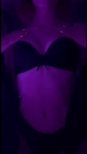 Hot Babe Wants to Fuck from Behind