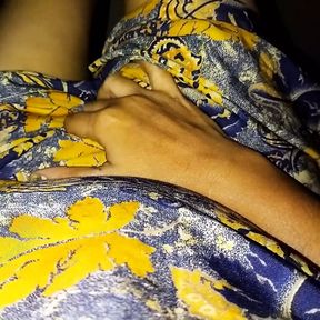 Mallu fingering her pussy at midnight