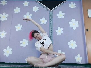 Yoga Beginner Livestream Lalin girl Flashing Nip Slide