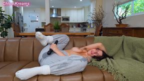 clit stimming until i soak my sweatpants with squirt - chloe kreams