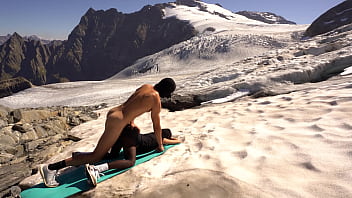Outdoor Pegging Fucking on a real Glacier !