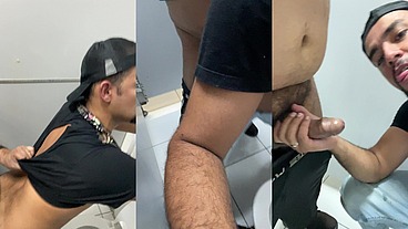 GORDINHO QUE TRABALHA NA LIMPEZA DO WC ME VIU FODENDO E QUIS TAMBÉM - 02