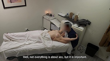 Anita, smoking hot redhead came for massage on the last night of her freedom.