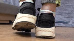 Slut 19 yo blonde demonstrates her dirty Nike`s soles, fc107x 1080p