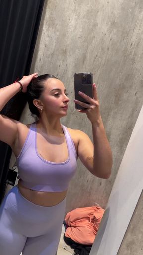 Teenager shows off her tits on OnlyFans