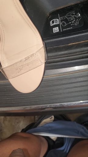 mechanic found customer size 7 heels in suv