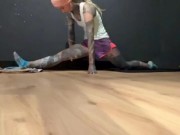 Tattoo model Anuskatzz gym routine 2024 compilation sport bodybuilding fit girl fitnessstudio splits