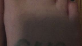 BLONDE HARDWOOD FLOOR DIRTY FEET