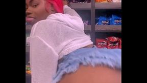 Keisha Minaj Twerkin In New City Deli