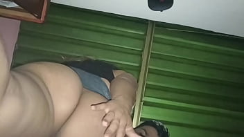 Grab&oacute_ a escondidas como me follo Ami vecina