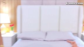Big Booty Latina Uses Vibrator Until She Cums