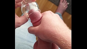 Cumshot in glas