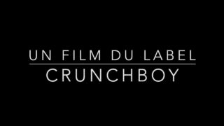 Nadržení francouzští gayové šukají hluboko v krku na více penisů a pak se nechávají souložit s kondomy