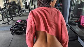 I fucked the hot pussy at the gym, put it in the fur and still came inside.