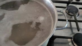 megan venturi making soup, fucked & squirting all over the floor