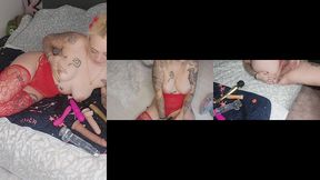 la fille de la mere noel s amuse avec tous ses joujoux et elle a adore ca