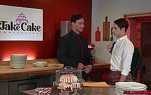 Muscular Cade Maddox fucks Taylor Reign in a kitchen