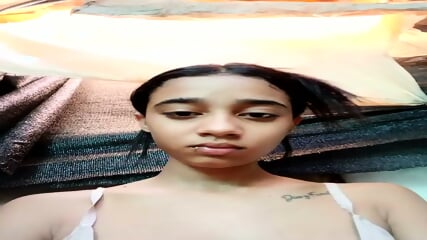 Zoe Sweett18 Masturbndose