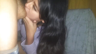 Latina amatoriale con un gran culo si fa martellare la figa stretta in POV prima di una disgustosa creampie anale