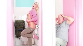 Big Ass Blonde Lovita Fate Gets Creampie Inside Her Pussy - LETSDOEIT
