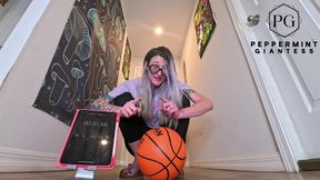 6'7 Tall Goddess One-handed Basketball Hold Challenge How Long Can These Huge Hands Dominate?