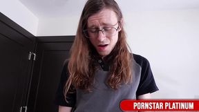 lillian stone seduces hung delivery guy connor for pussy-pounding!