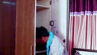 Naukar Ne Sexy Malkin Ki ladko Ke Ghar Me Ghush Ke Usko Chod Diya