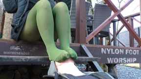 Gentle Foot Worship Mistress Feet In Green Pantyhose Outdoor (MOV HD)