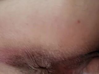 Super creampie anal. Hermanastra cachonda gime fuerte. Sexo amateur doggstyle con jugo de coño