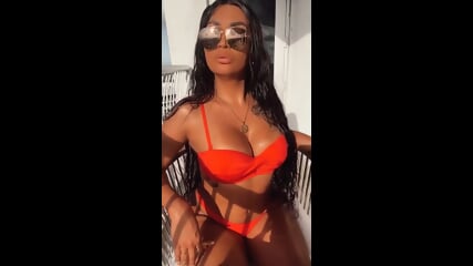 booty; Her google drive folder, 190 videos =  https://rentry.co/4nb6edt2