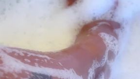 Masala's feet in bubble bath