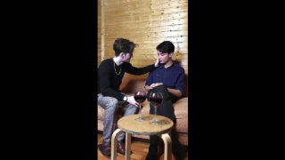 Домашний клип любительских худых гей-шлюх, большой член трахают в задницу