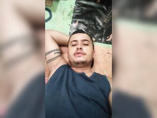 Mão amiga na cachoeira