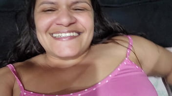 Pijama rosa todo babado pela Paty Bumbum