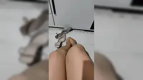 BEAUTIFUL LEGS OF MATURE WOMAN