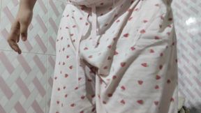 local sexy girl masterbat in bathroom