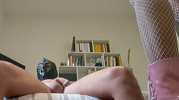 How much I love dressing like a slut, sucking cock and taking his cum in my mouth